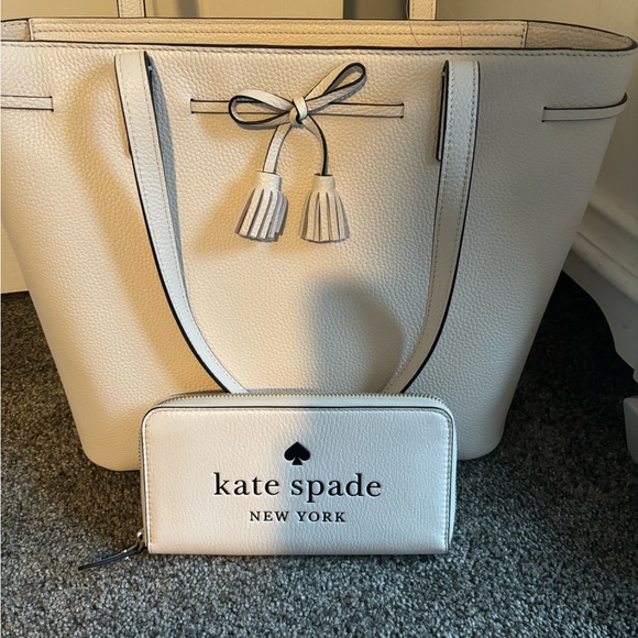 NWT Kate Spade Medium top zip leather tote and matching wallet, wristlet - Picture 8 of 15